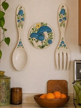 Vintage 1960s/70s Mushroom Ceramic Wall Utensil Set – Spoon, Fork & Trivet